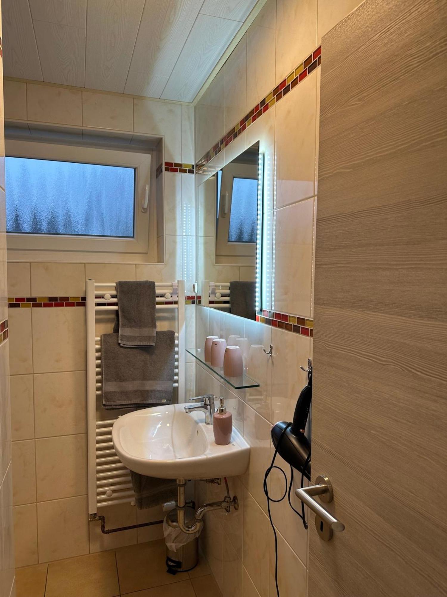Ferienwohnung Haus Boje "Knurrhahn" Neuharlingersiel Exterior foto